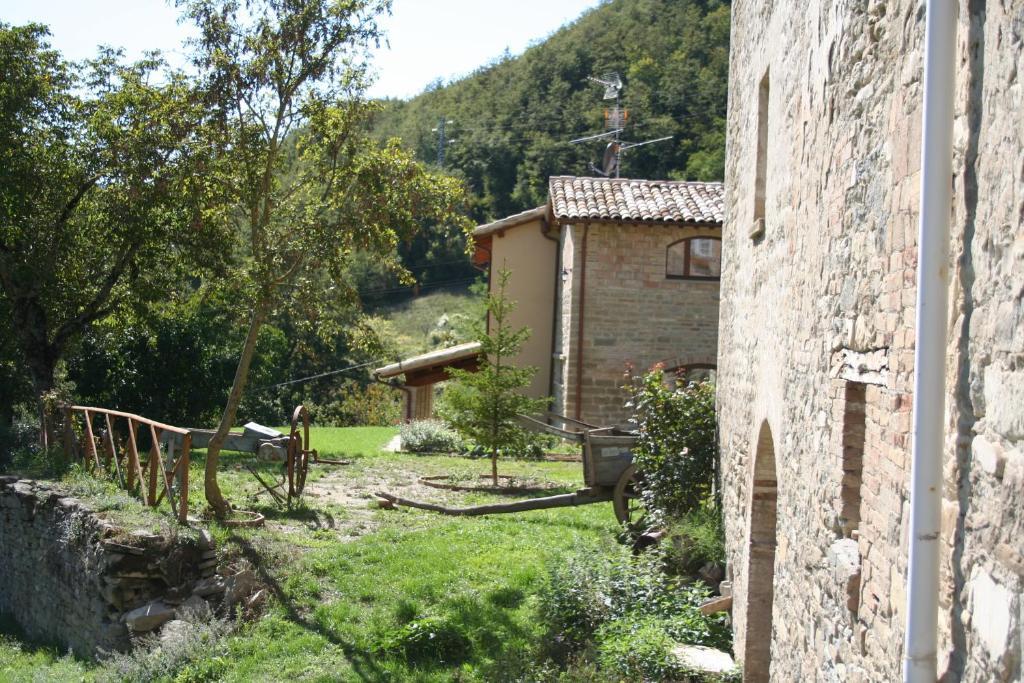Agriturismo Ca' Montioni Guest House Mercatello sul Metauro Екстериор снимка